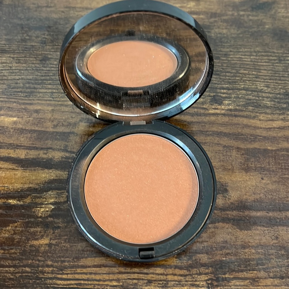 Bobbi Brown bronzer